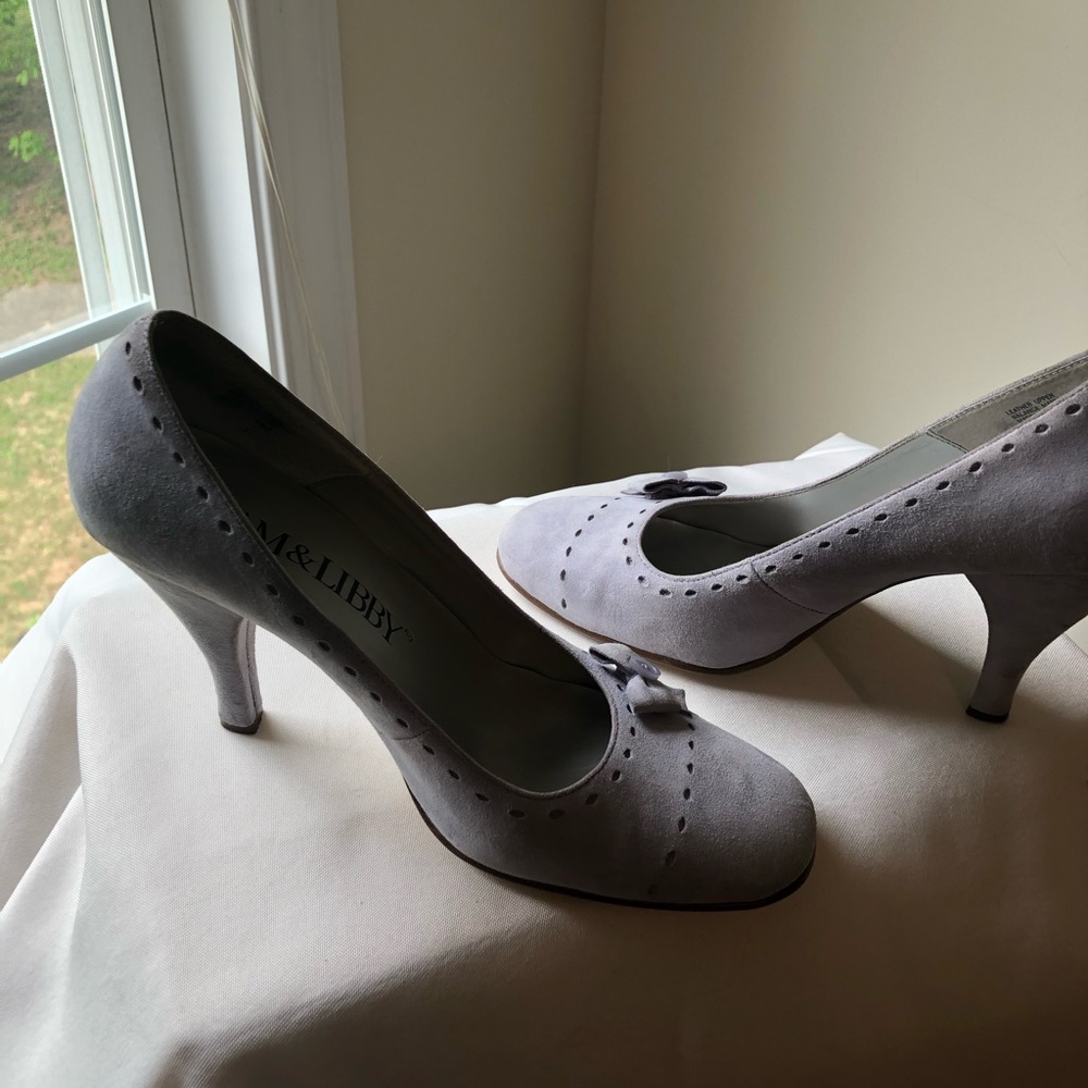 Ladies suede shoes